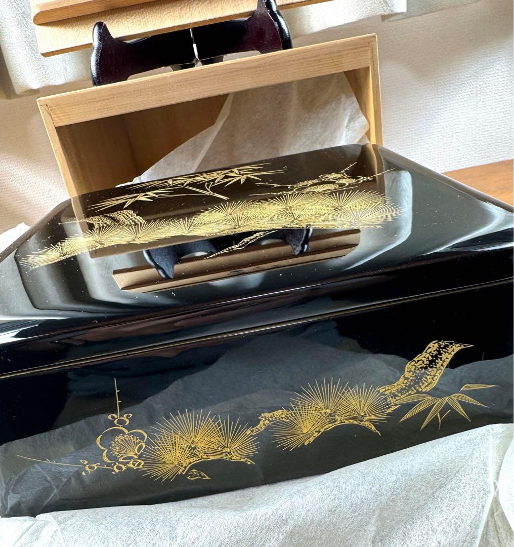 257 輪島塗　松竹梅沈金　二段重　未使用品　共箱　共布