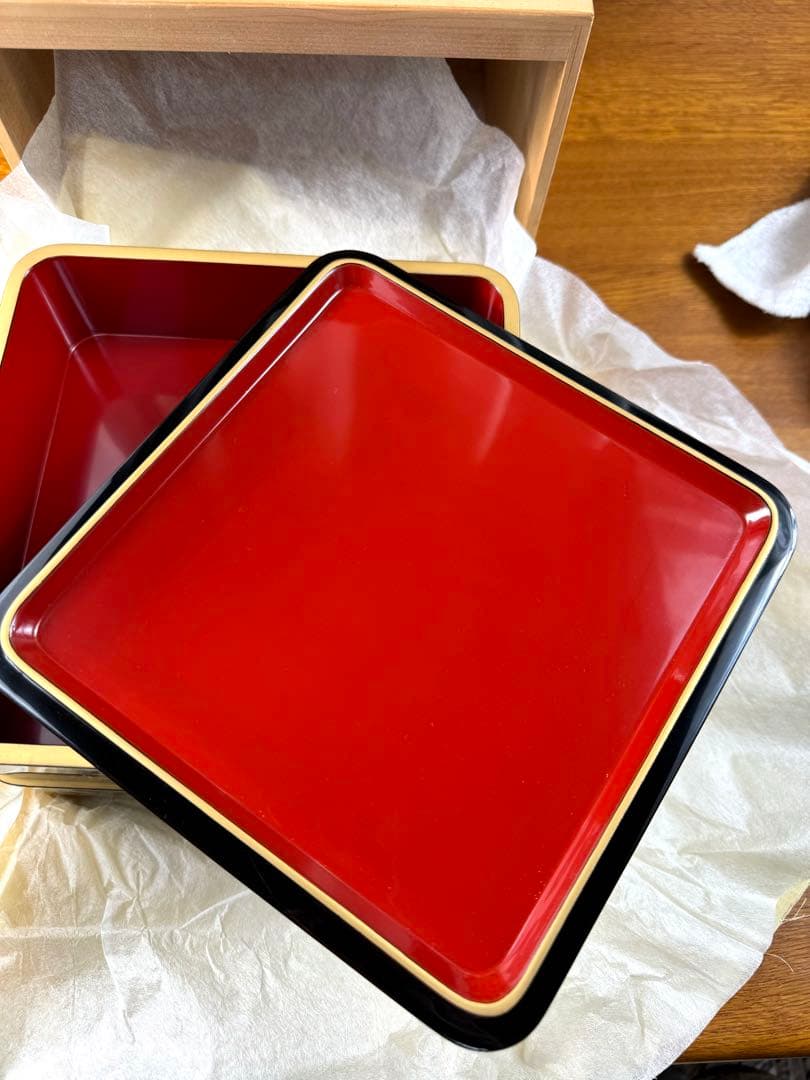 257 輪島塗　松竹梅沈金　二段重　未使用品　共箱　共布