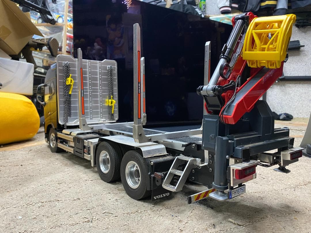 タミヤ　1/14 ボルボFH16　6x4　ティンバートラック　フルオペレーション