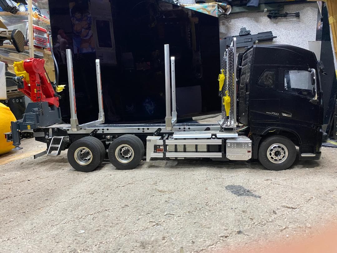 タミヤ　1/14 ボルボFH16　6x4　ティンバートラック　フルオペレーション