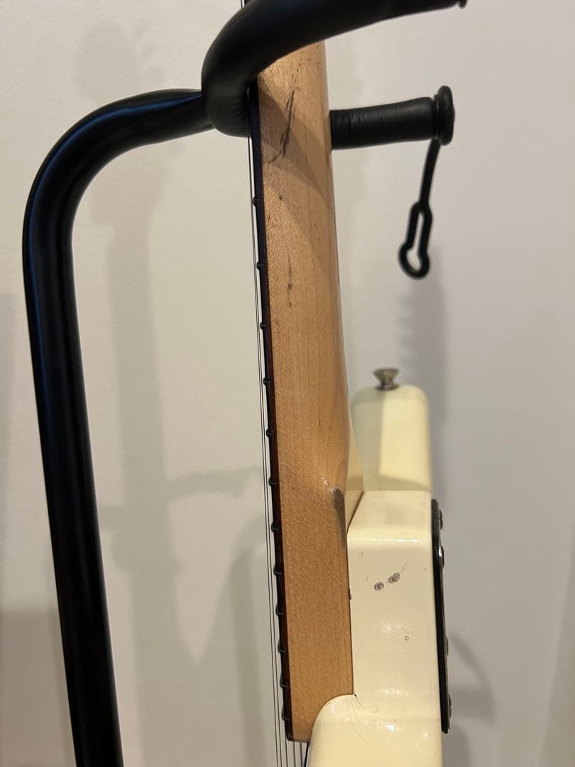 ギター Vanzandt JMV-R2 Olympic White