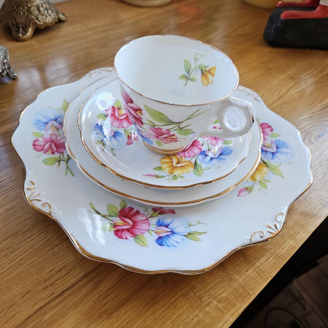 ヴィンテージティーカップトリオ