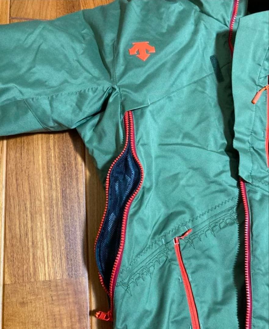 デサント DESCENTE スキーウェア上下（上L・下M）