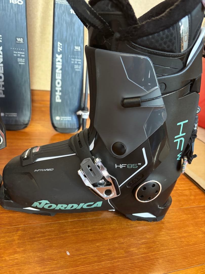 スキー板とブーツ、ストックセット ノルディカ　ブリザード　リアエントリー24、5