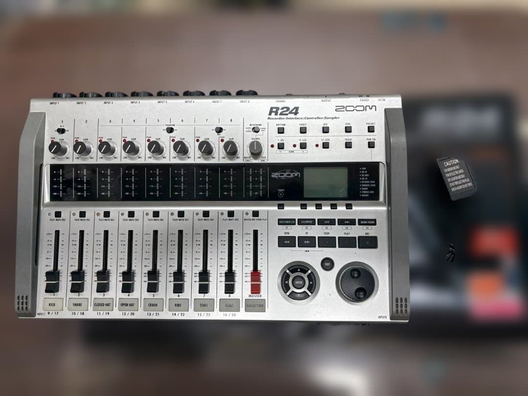 Zoom R24 マルチトラックレコーダー
