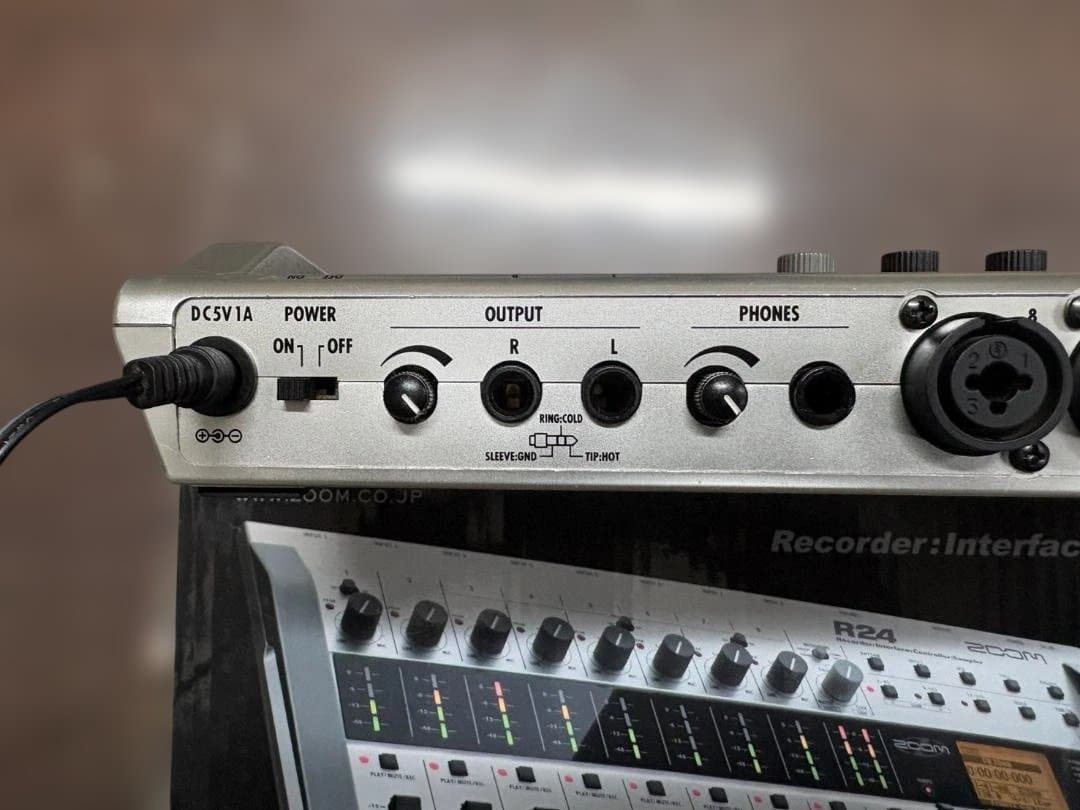 Zoom R24 マルチトラックレコーダー
