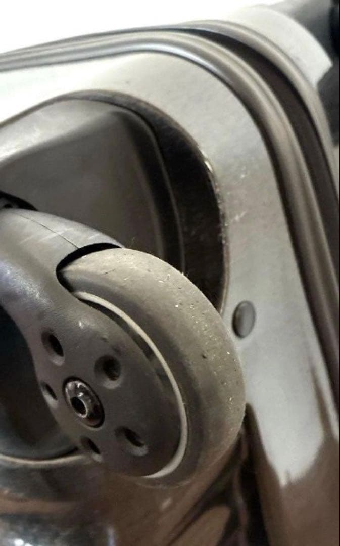 サムソナイトブランド キャリーケース ブラック６８ℓ超軽量【値下げ】