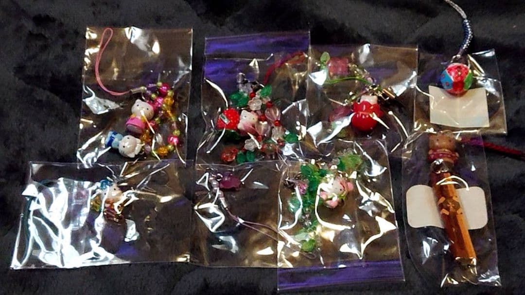 ふ*う様 ご当地ハローキティ ストラップ 95個セット　タグなし　レア