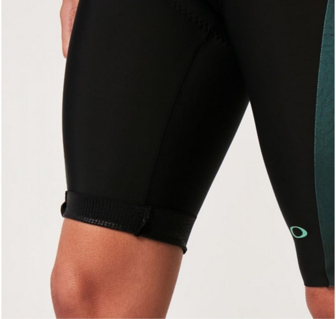 ☆新品タグ付☆ オークリー ビブショーツ エンデュランス ウルトラ ビブ　XL