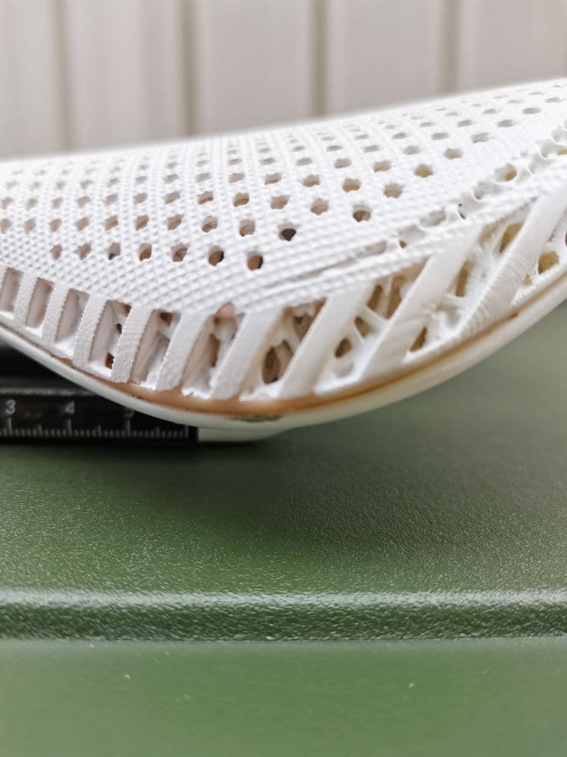 elvesbike サドル ホワイト