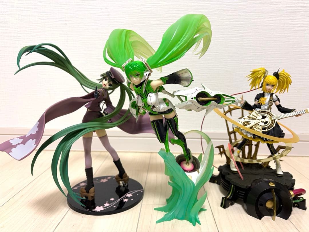ボーカロイドフィギュア3体セット