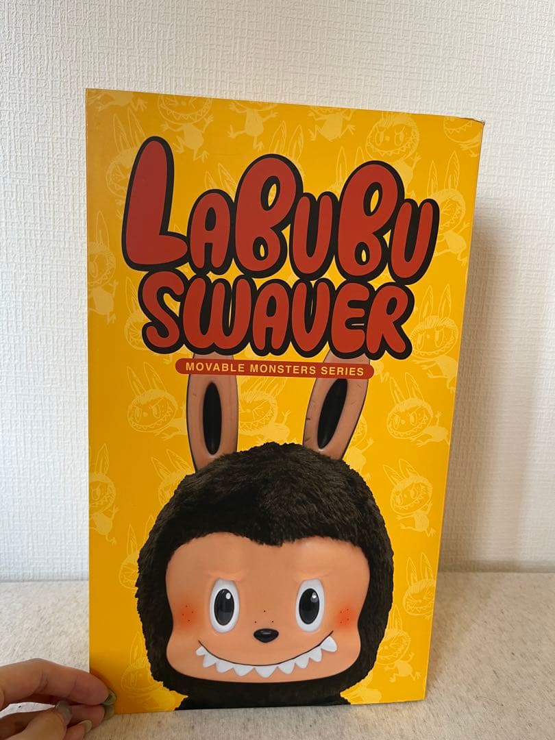 LABUBU SWAURER フィギュア　未開封