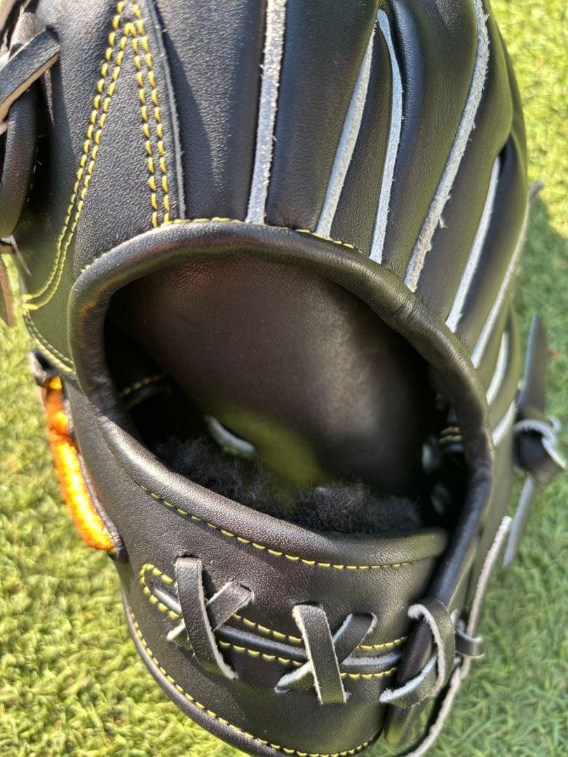 ミズノプロ硬式グローブ 左外野手用　黒 レザー　高校野球対応