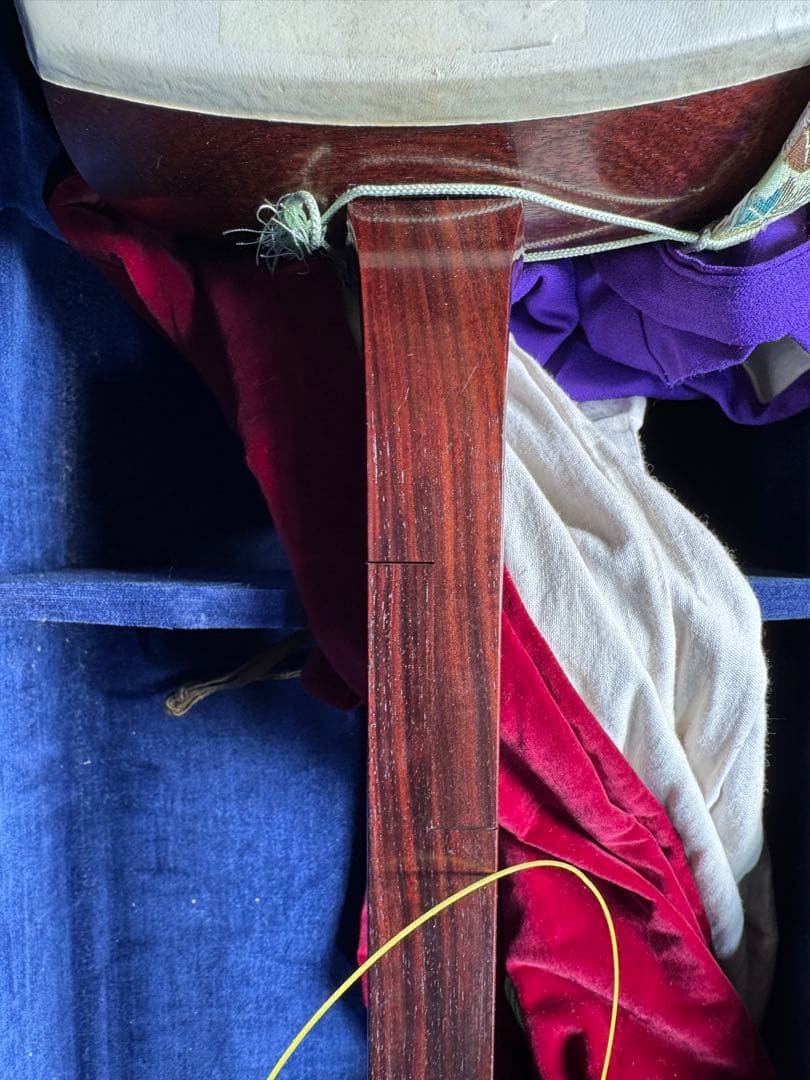 1-津軽三味線?　高級糸巻き 紅木？ハードケース&付属あり