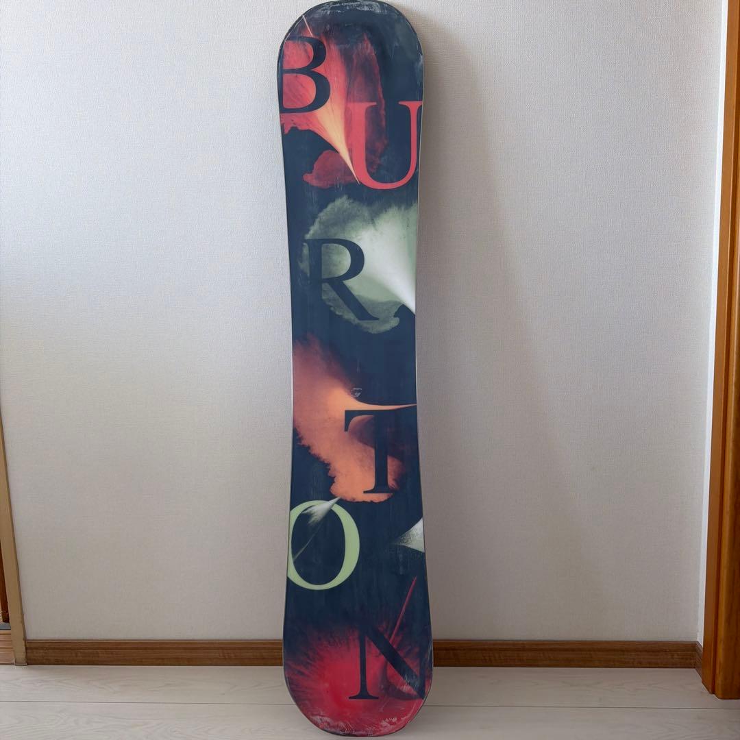 BURTON スノーボード デジャヴュ146cm　ボードスリーブ付き