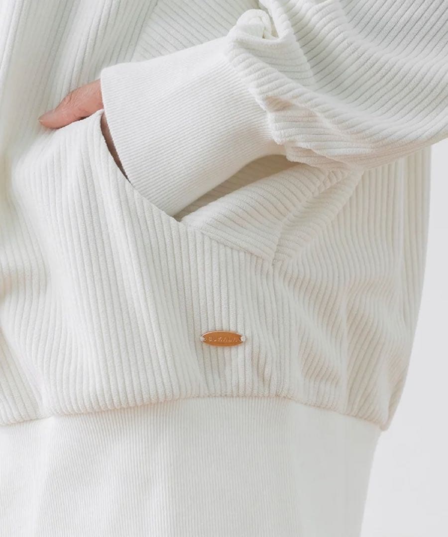 新品【SUKALA】スフレリブダブルジップフーディ　オフオワイト