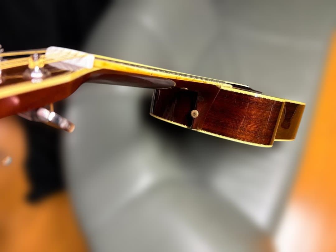 超高級柾目ハカランダ仕様！人気の縦ロゴ・モーリス W-40 ！ 超激鳴・超美品