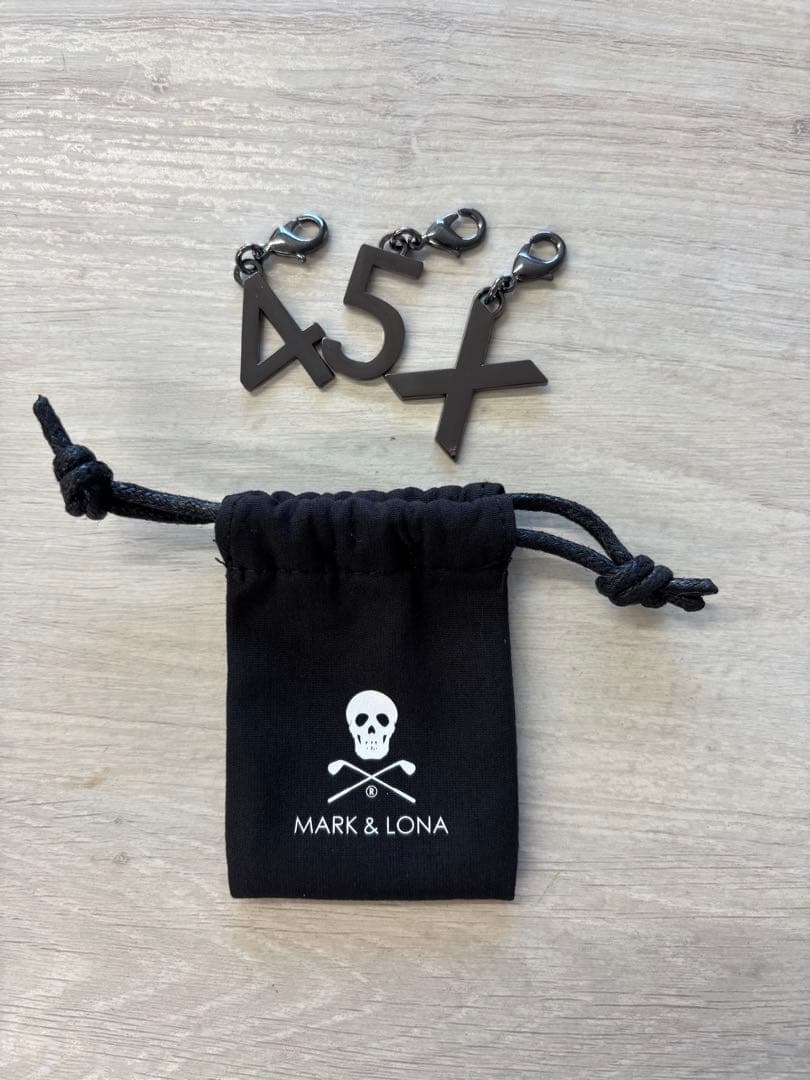 マークアンドロナ　キャディバッグ　ヘッドカバーセット