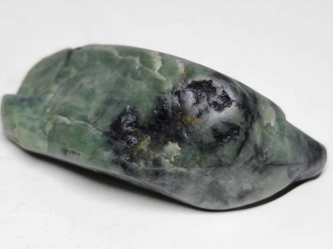 糸魚川166 翡翠 75g ヒスイ 原石 鑑賞石 自然石 誕生石 鉱物 鉱石