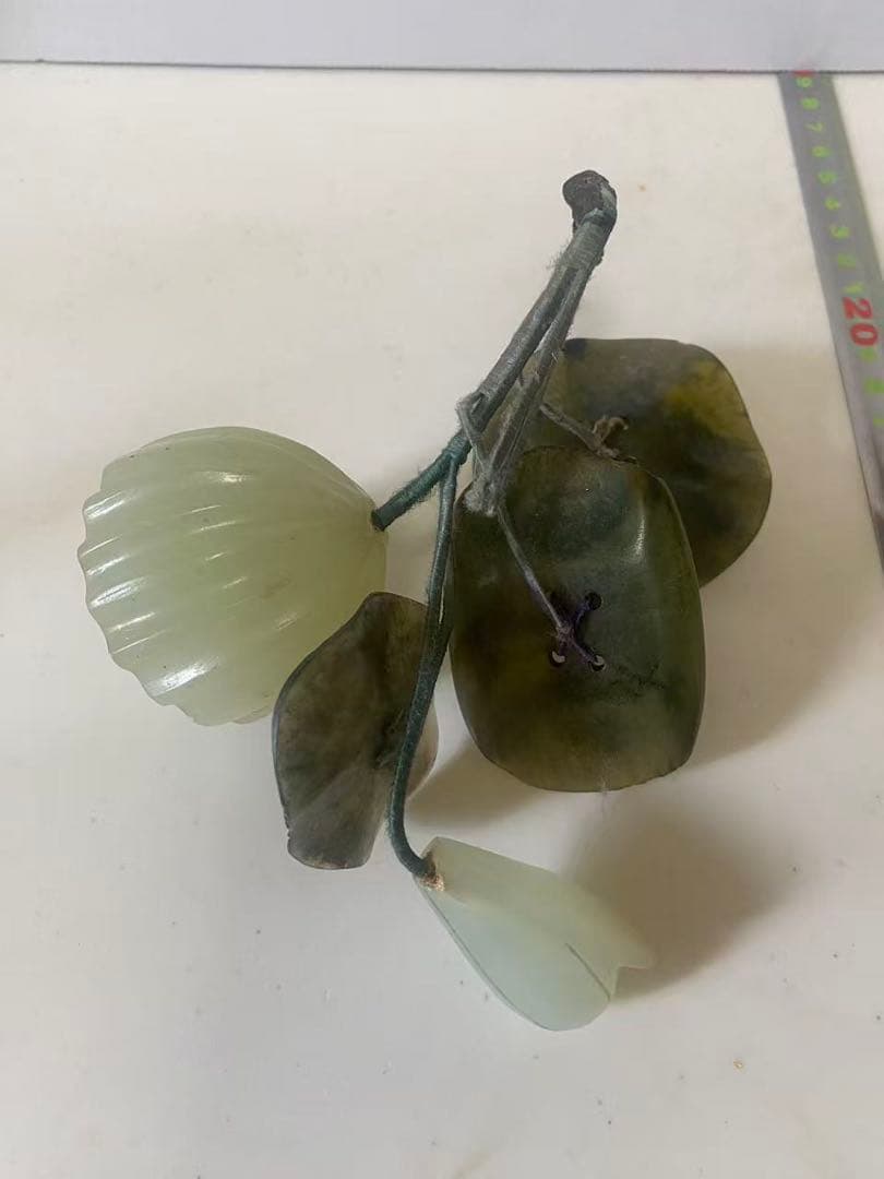 中国美術 天然石和田玉彫刻 装飾彫刻 蓮の果実 置物 時代物