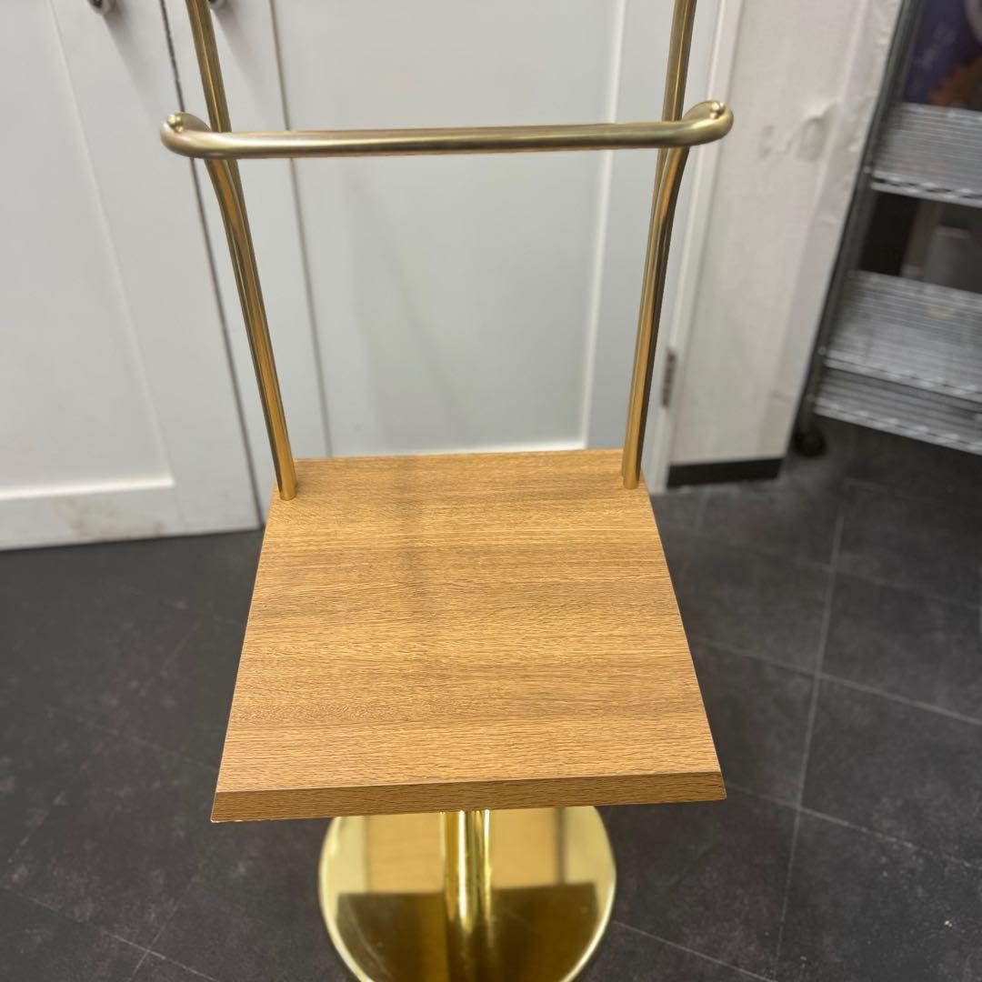 【中古品】シンプルセルフスタンド　パン屋　トング・トレー 台 収納 飾り棚