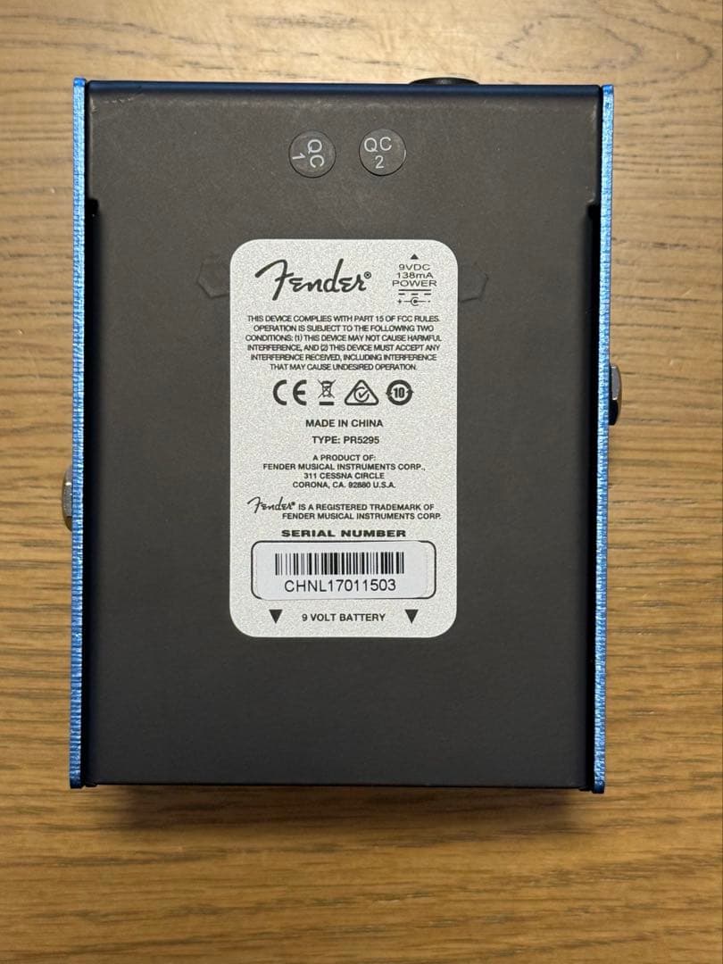 【美品・箱付】Fender Mirror Image Delay（動作確認済み）