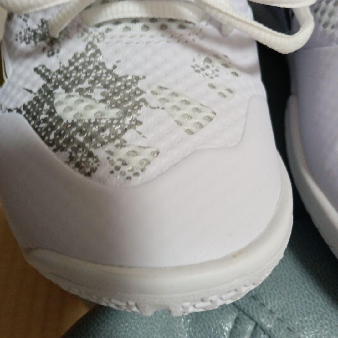 YONEXパワークッション バドミントンシューズ ホワイト２４㌢