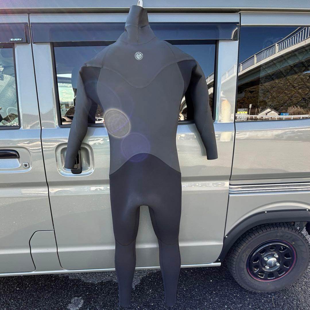 リンコンウェットスーツ　THE SUNS　セミドライ　市東重明