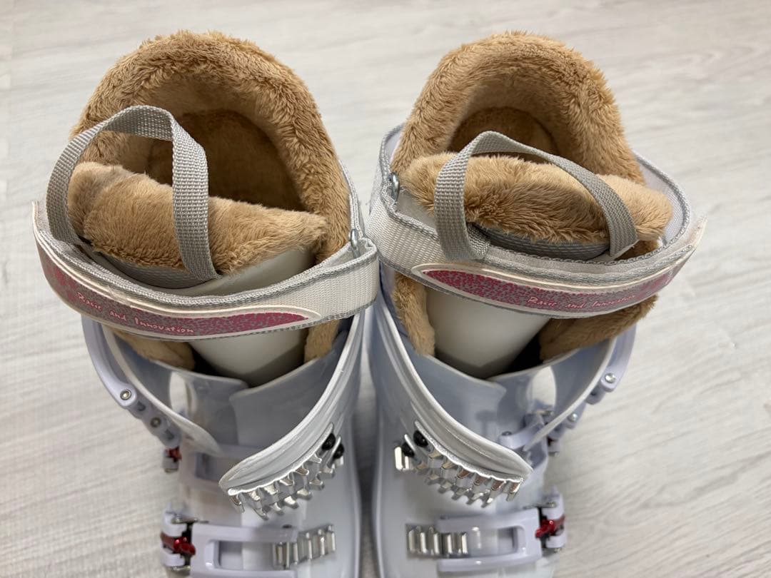 HELD RHEA　24-24.5 女性用スキーブーツ ホワイト/ピンク