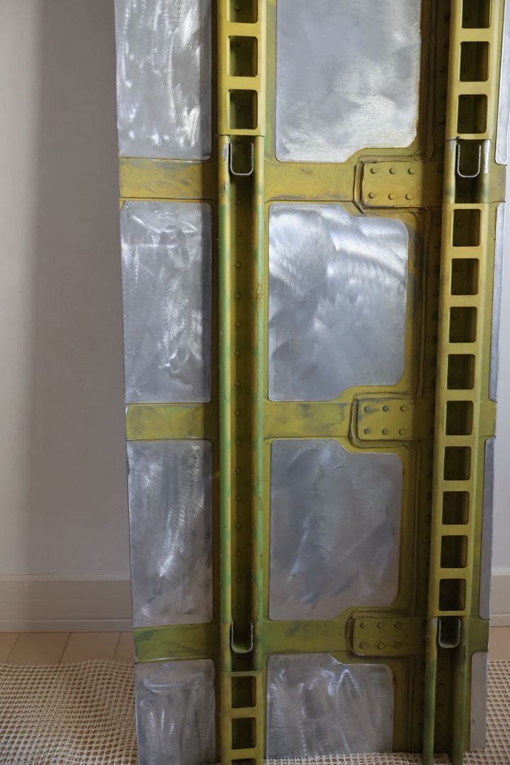 (ジャンク品) ユナイテッド航空 B737-300 胴体の一部 登録記号の部分