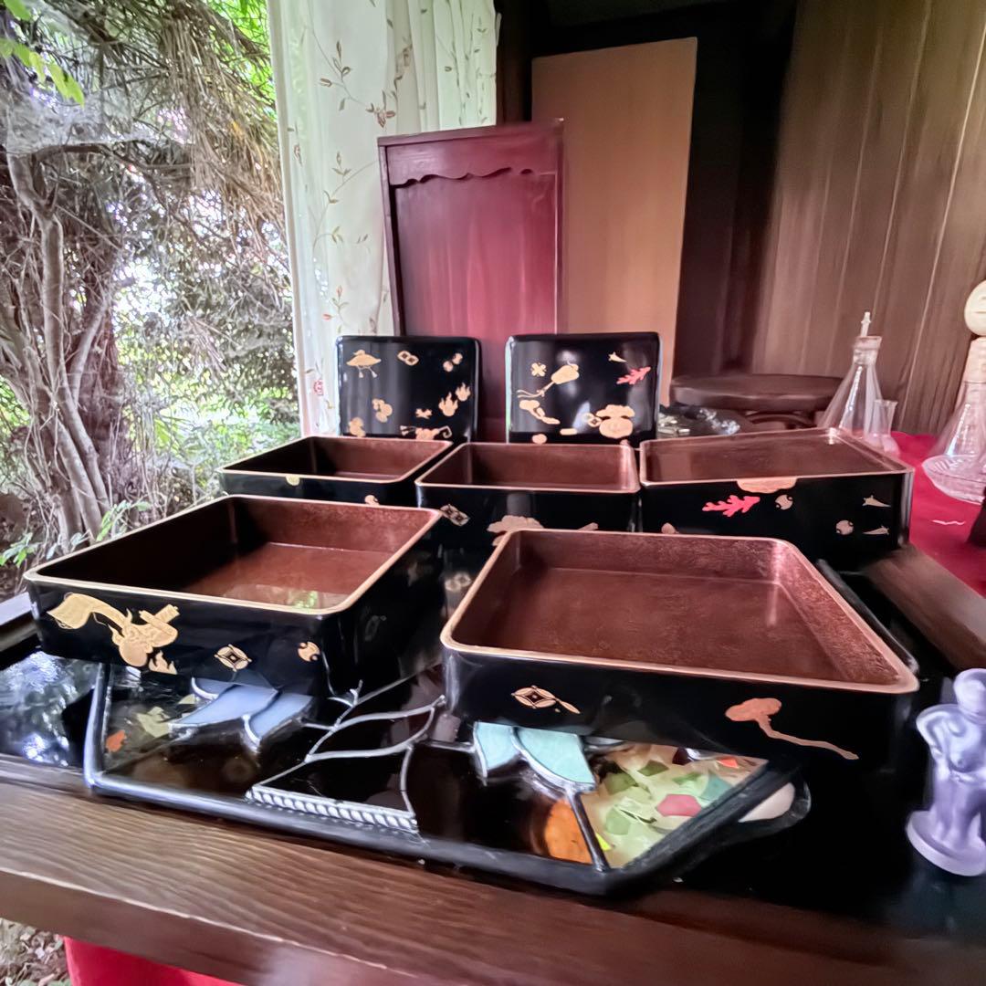 超限定1月23日20時迄‼️JAPAN『図替り宝尽くし』蒔絵梨地四段重台座付木箱入