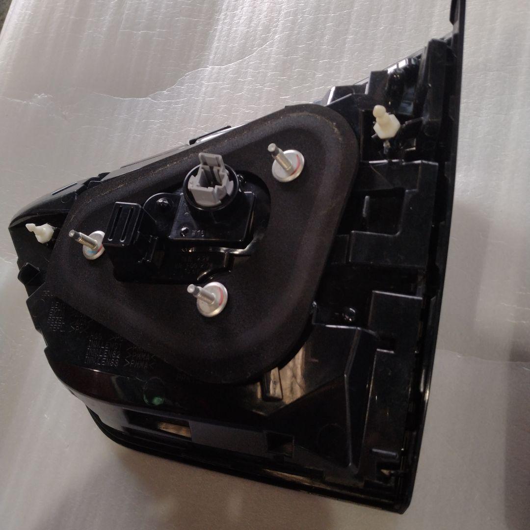 フィット テールランプ