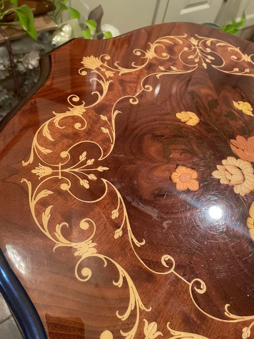 ■イタリア製　象嵌　キャスター付きコーヒーテーブル