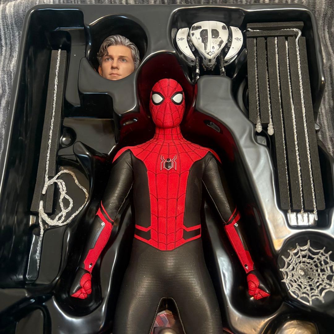 【未使用級極美品】HOTTOYS スパイダーマン アップグレードスーツ