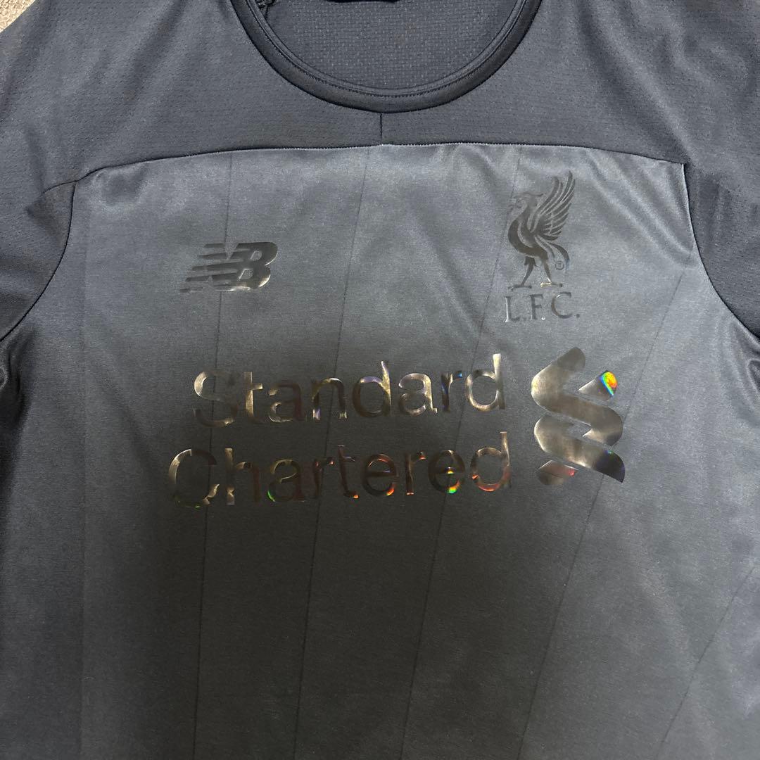 リヴァプール　ブラックアウト　ユニフォーム