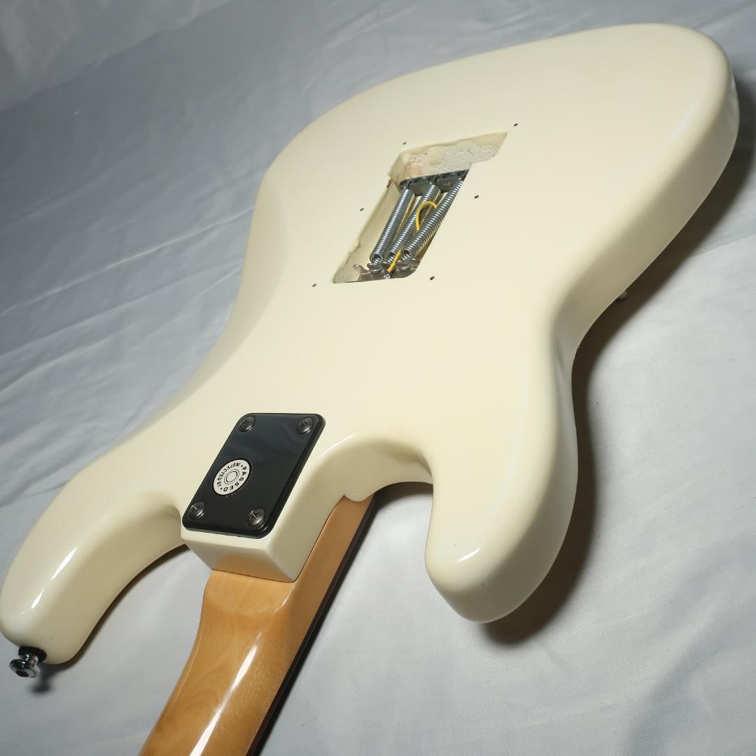 Mavis ストラトタイプ エレキギター ケース付 軽量ボディ