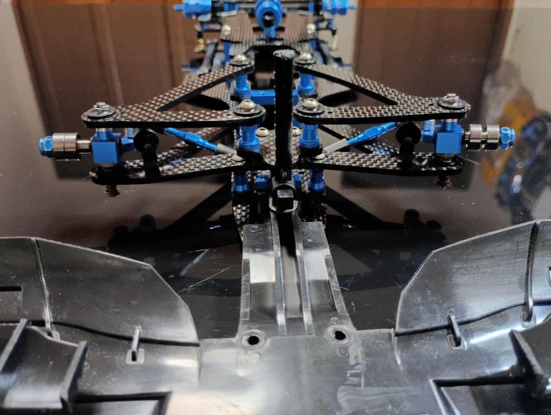 タミヤ　ＴＲＦ１０３シャーシキット　【スペアパーツ付】