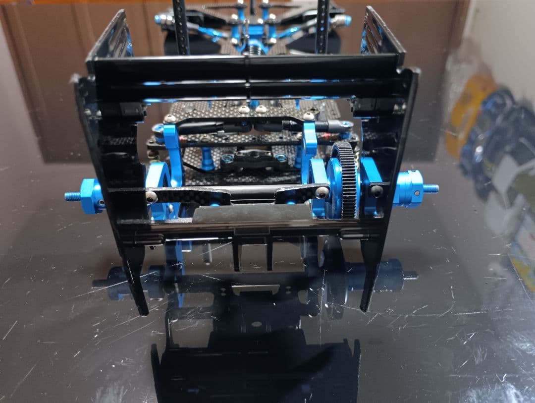 タミヤ　ＴＲＦ１０３シャーシキット　【スペアパーツ付】