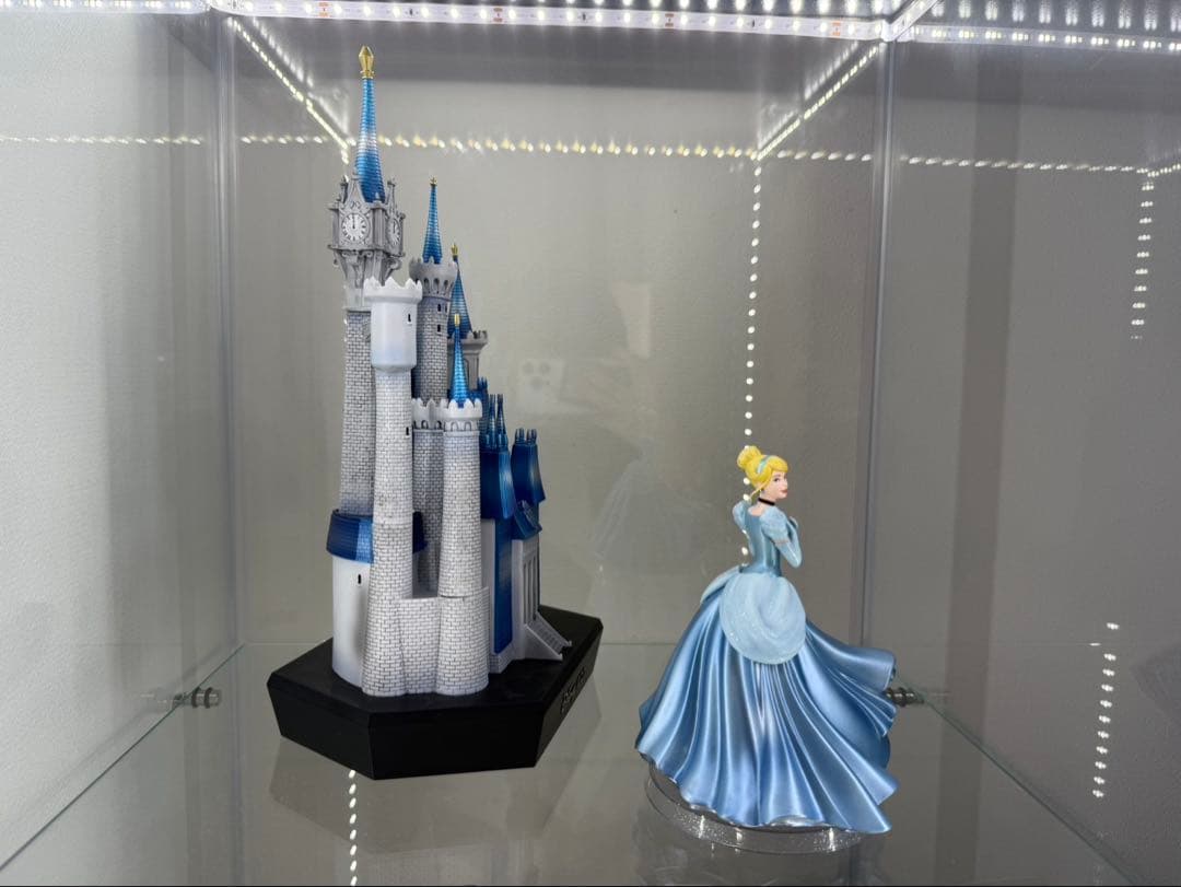 ディズニー 100周年 A賞フィギュア シンデレラ城 happyくじ　ベル　野獣