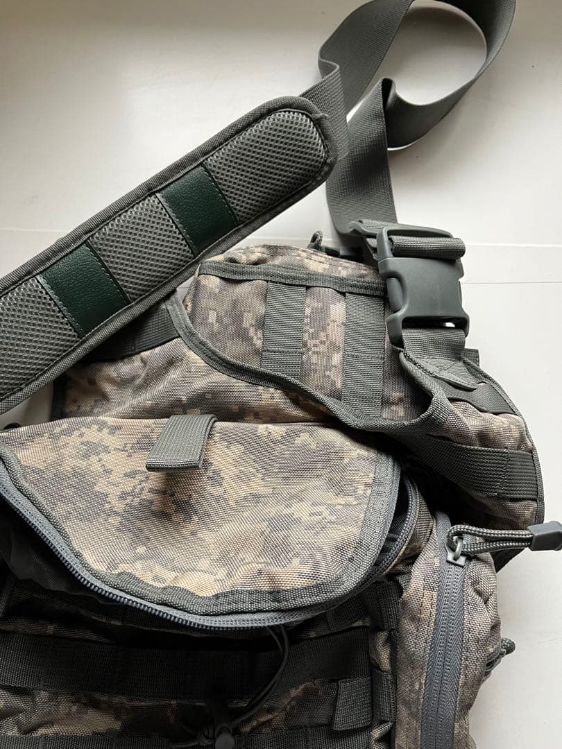 迷彩ショルダーバッグ