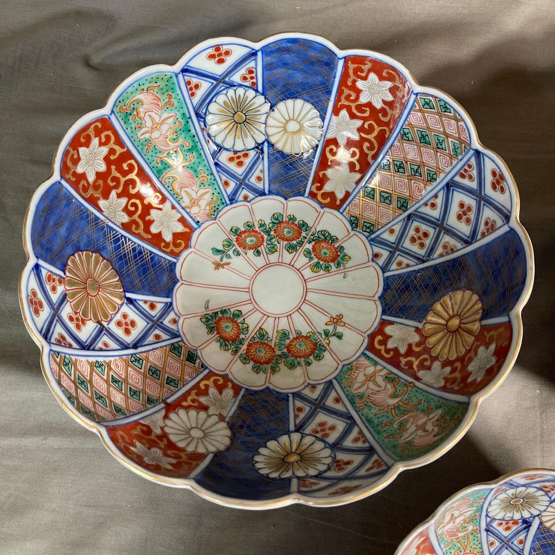 【古伊万里文】古伊万里の伝統　日本の名窯　古伊万里　染錦菊花文　三つ組菊形鉢