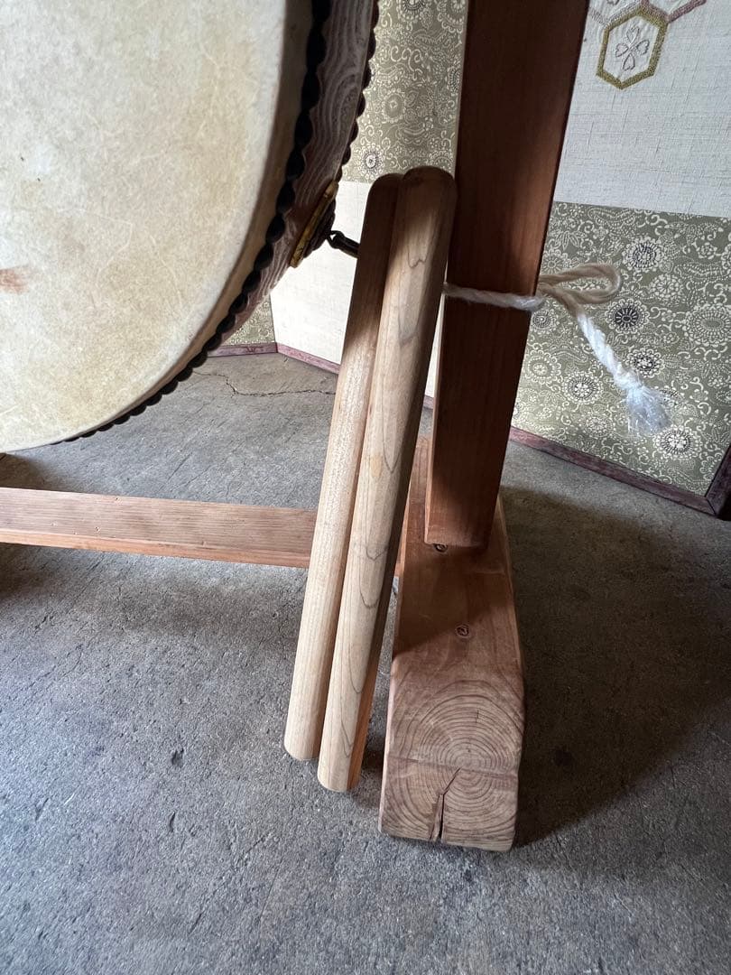 和太鼓　平太鼓　鳥居台付き　約45cm 上鳴保証品　和楽器　打楽器　バチ付き