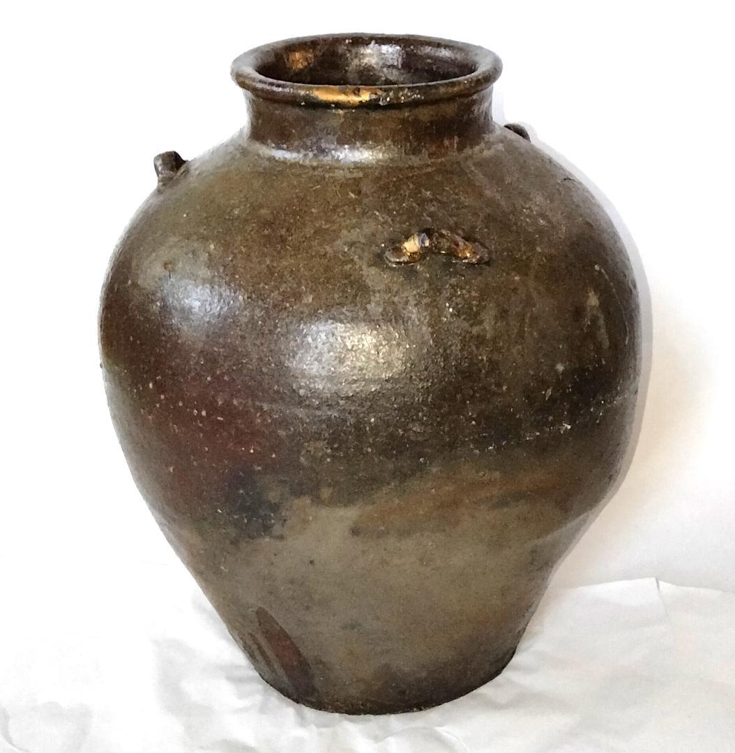 壺 三耳 モスグリーンと黒の釉薬雨垂れ 骨董 Ag-235