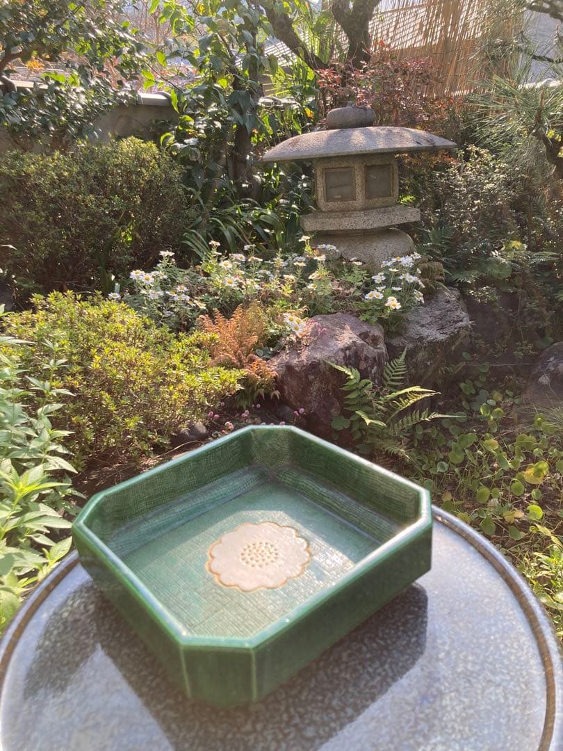 京都のヴィンテージ　お花の大皿　五条・京の陶器　萬寿堂　加賀美　緑色八角形陶器皿