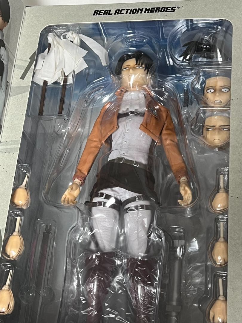 匿名配送/進撃の巨人 リヴァイ フィギュア4体セット