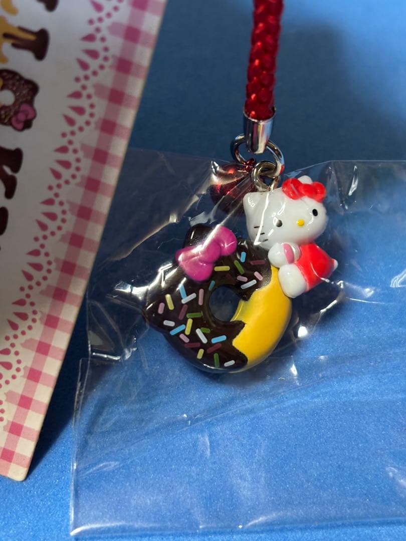 ご当地キティ　ロールケーキ　ドーナツ　根付け　2点セット