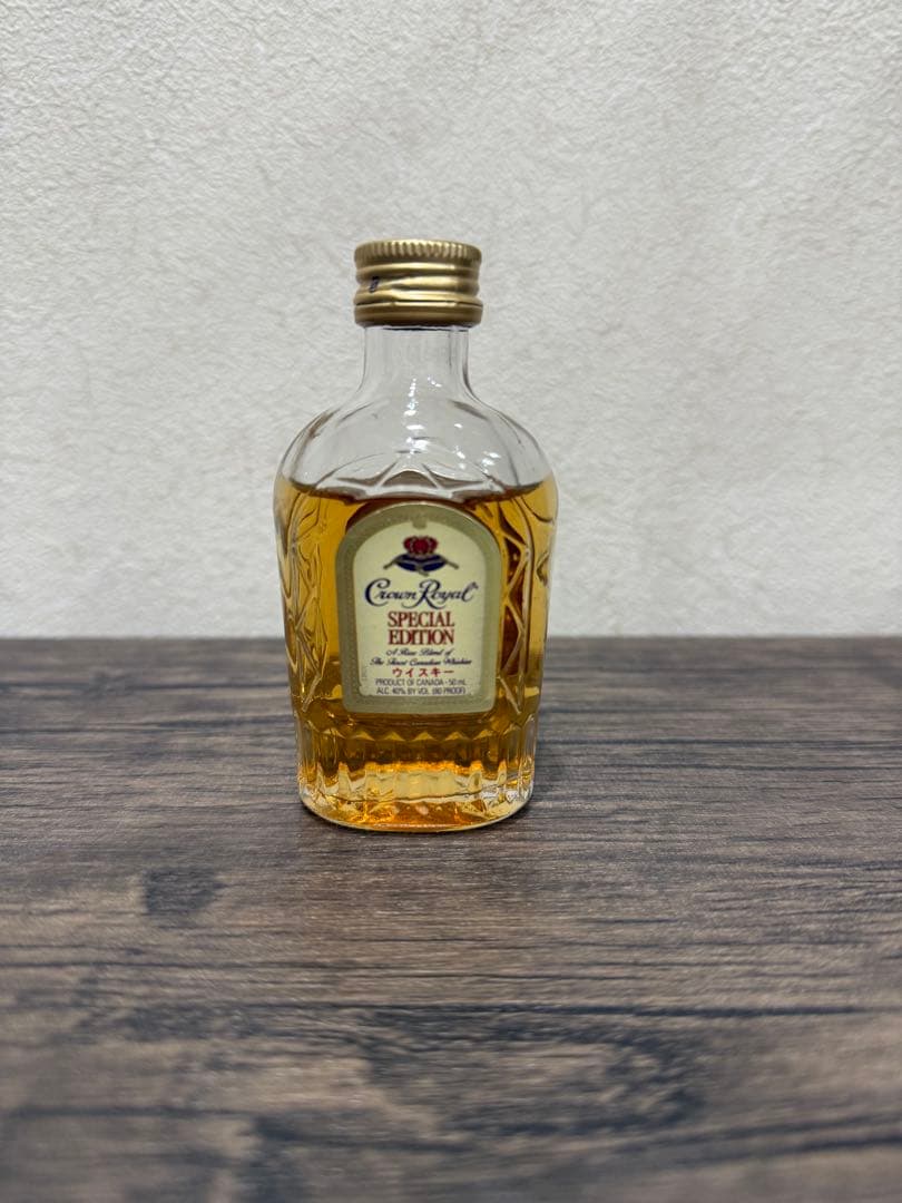 【未開封品】クラウンロイヤル　スペシャルエディション ミニボトル　ウィスキー