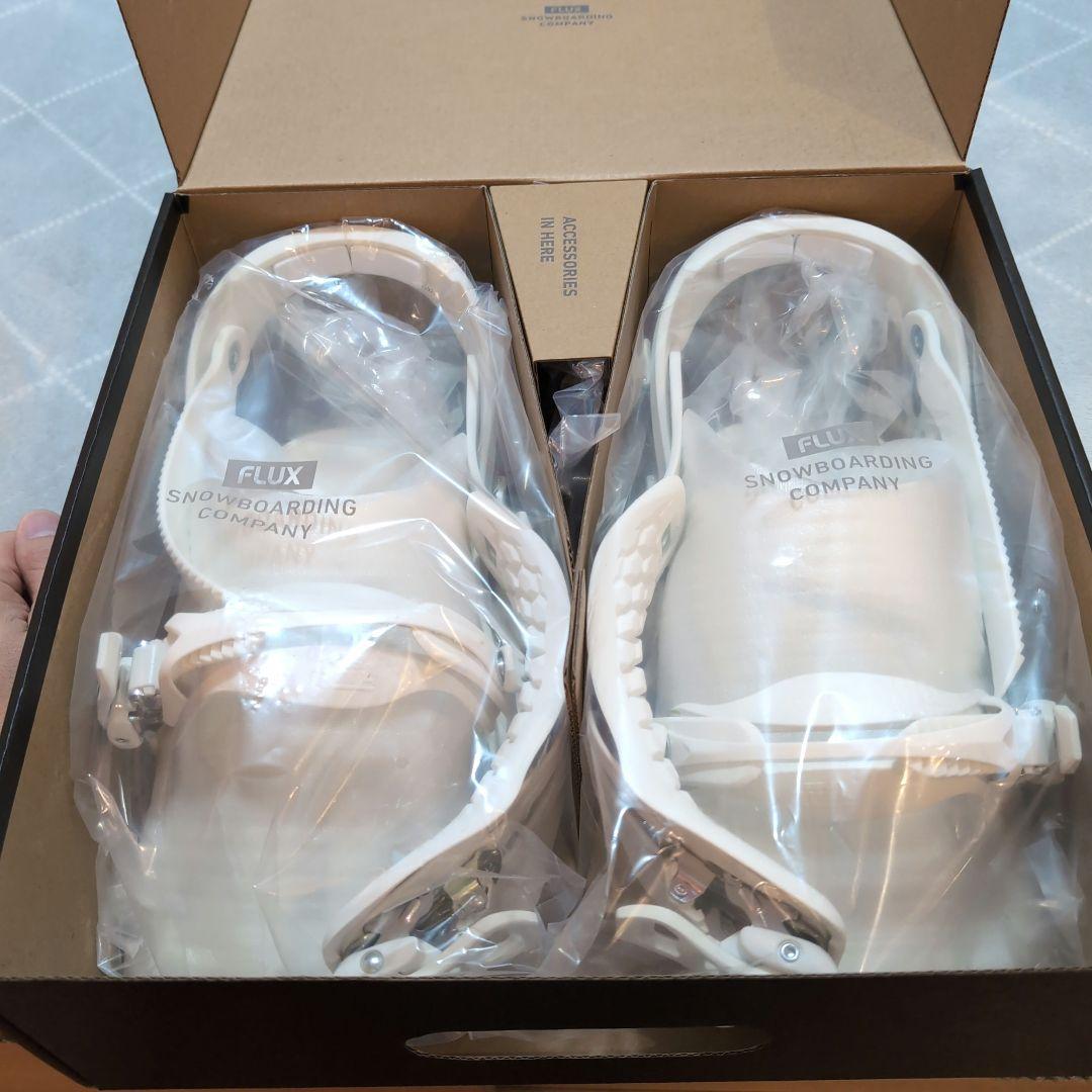 【新品未使用】 FLUX　DS　24/25モデルMサイズ