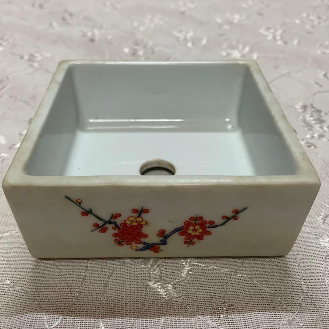 盆栽鉢　梅の絵　正方　白地　落款有り