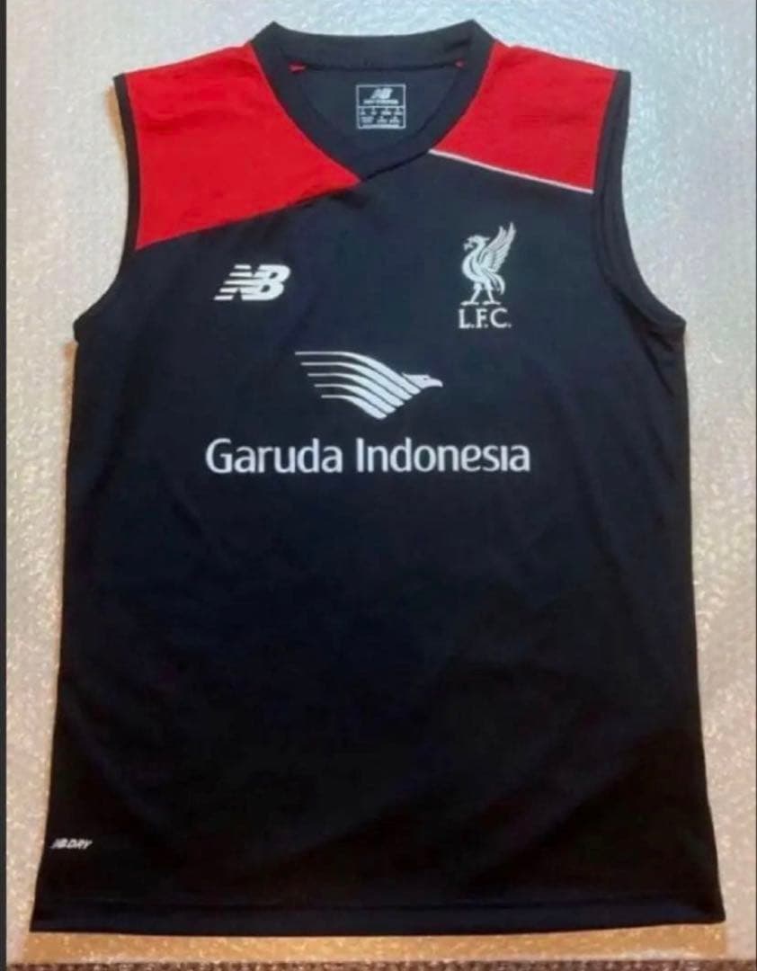 ドルトムント➕リヴァプールスリーブレストレーニングシャツ　サイズ海外S